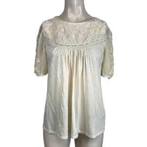 ANTHROPOLOGIE - WOMEN'S SMALL -CREAM SHORT SLEEVE APPLIQUE COTTON TOP SHIRT